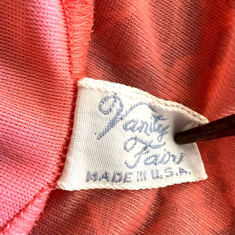 Vanity Fair 1960’s Bed Jacket. - image 5